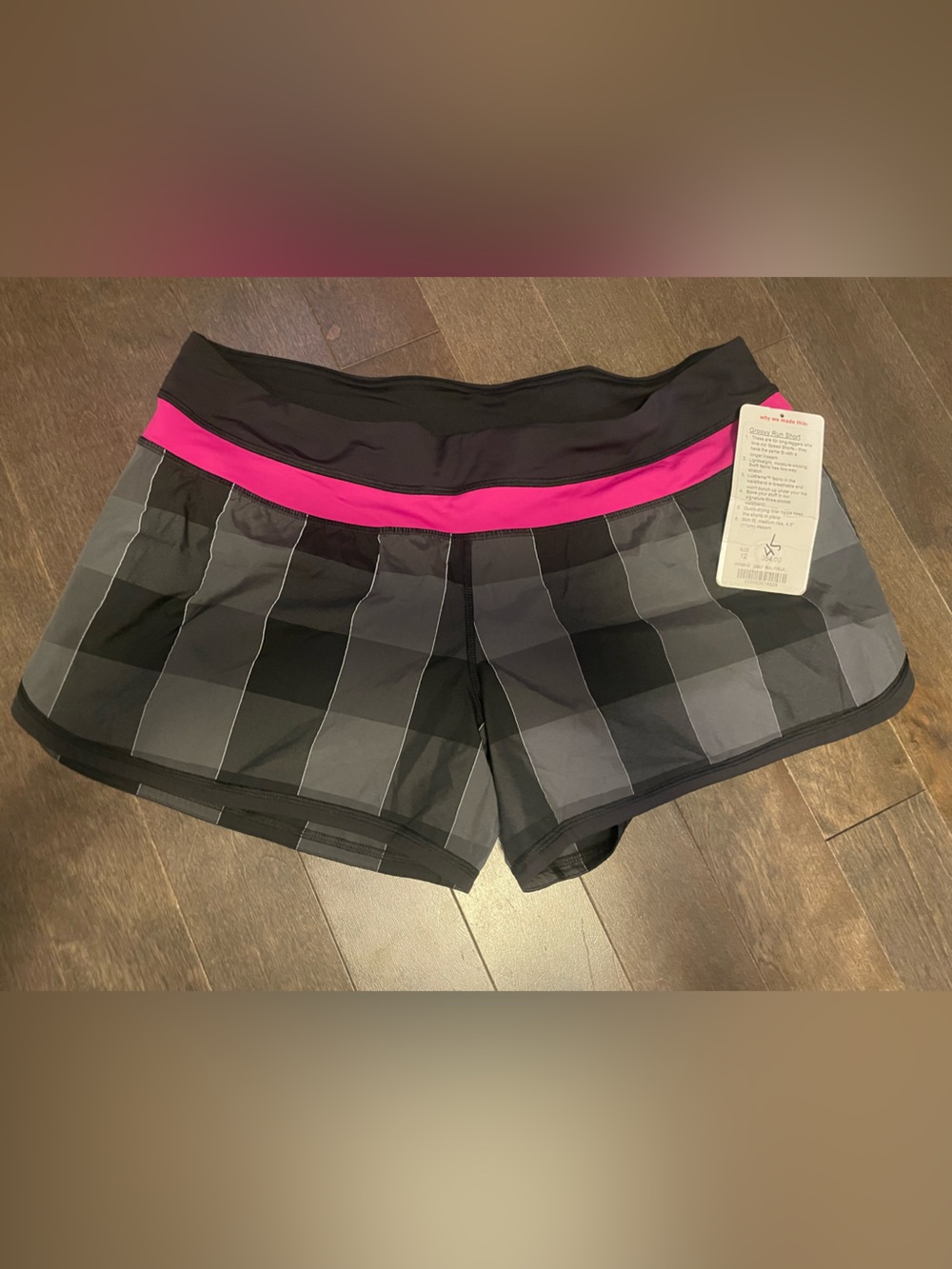 Lululemon groovy run short